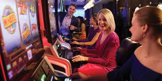 Studio Live Baccarat aretoto dengan dealer profesional